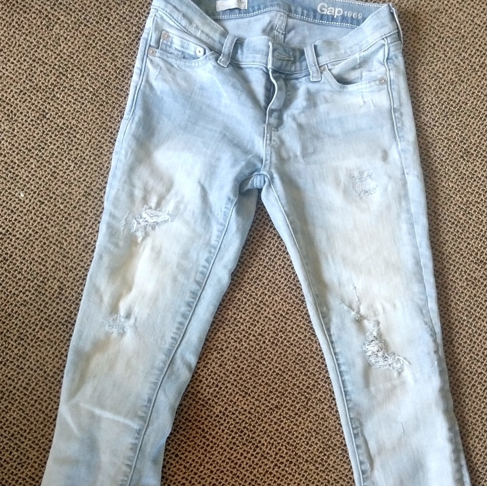 Almost new: GAP Girlfriend jean, size 25r